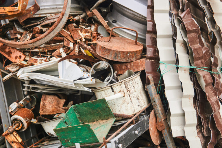 Déchets métalliques à évacuer en déchèterie